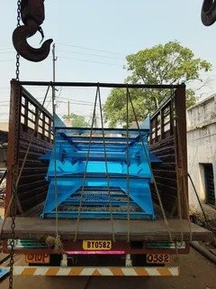 Vibrator Screen loaded for dispatch - Vibrator Screen Machine